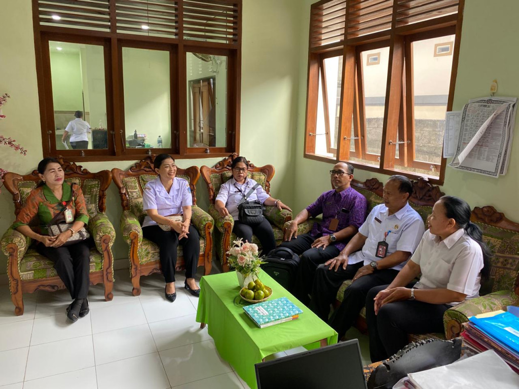 TIM PEMBINA UKS KECAMATAN KUTA UTARA LAKSANAKAN PEMBINAAN DI TK PRADNYANDARI 2 DAN SDN 3 KEROBOKAN KELOD